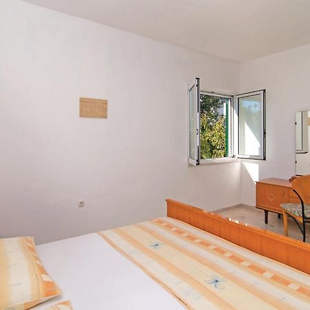 3 Bedroom Cozy Home In Supetar Exterior photo